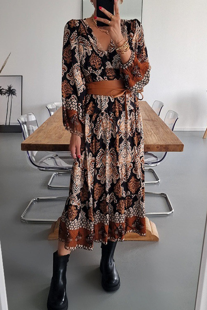 Classic Vintage Dress with a Flattering Fit