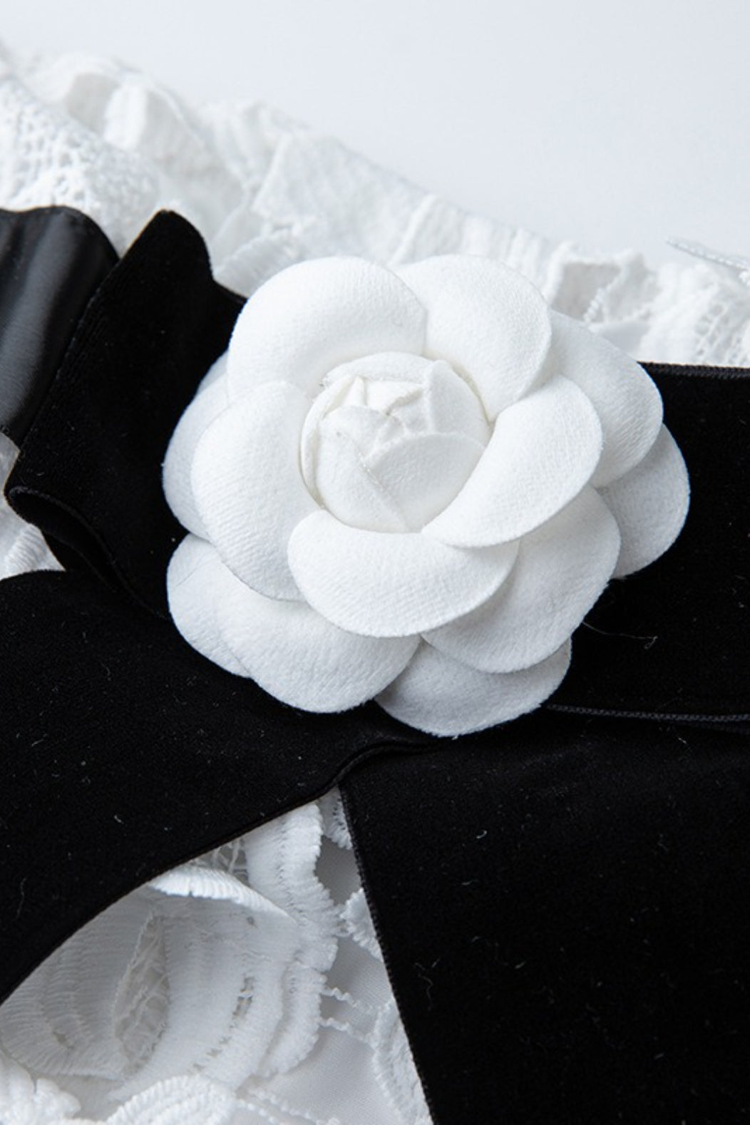 Heavy Lace 3D Embroidery Strapless Camellia Prom Dress