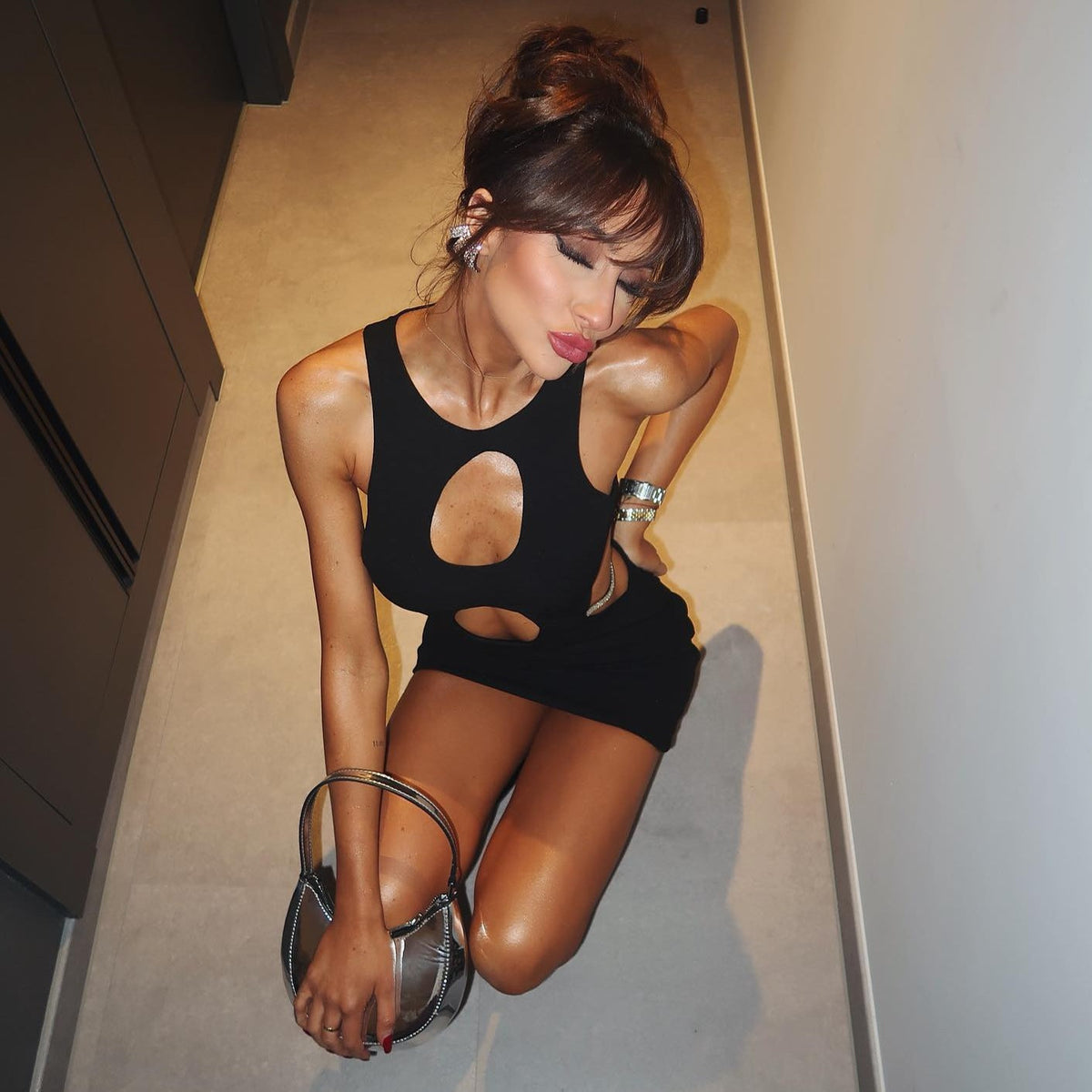 Black Round Neck Rhinestone Chain Circle Cutout Bodycon Mini Dress