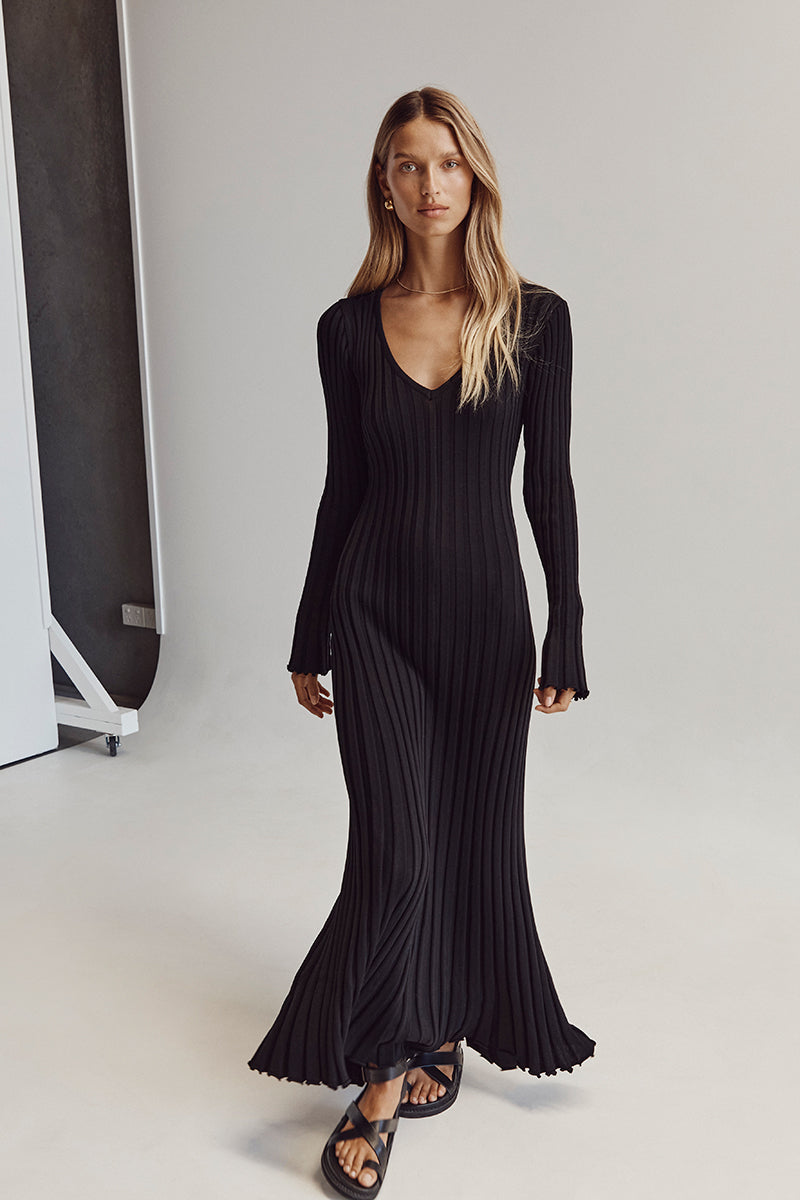 Luisa Elevated Knitted Midi Dress with V Neck and Sleeves Boutique Collection