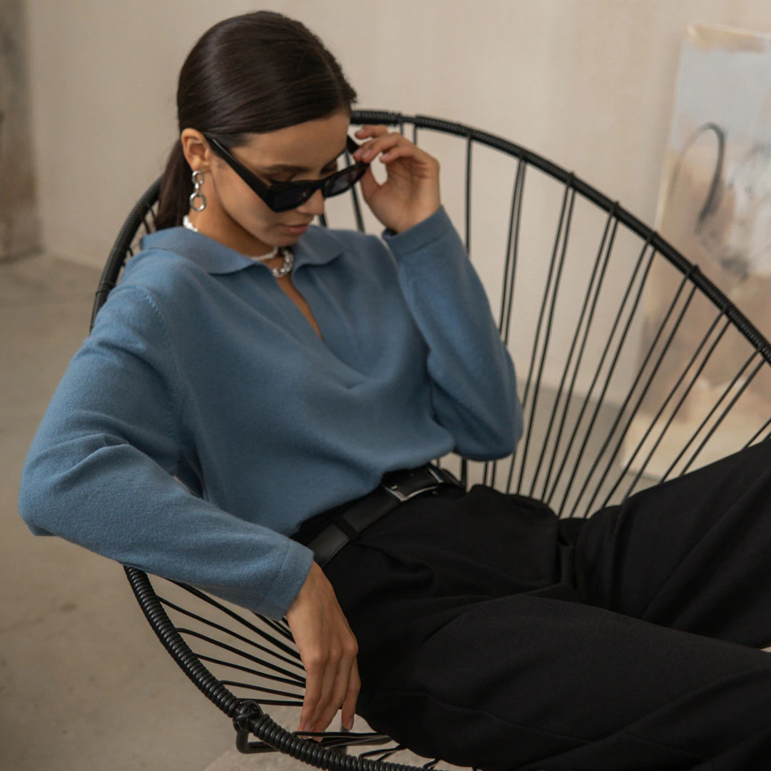 Blue Collared V-Neck Long Sleeve Knit Sweater 2
