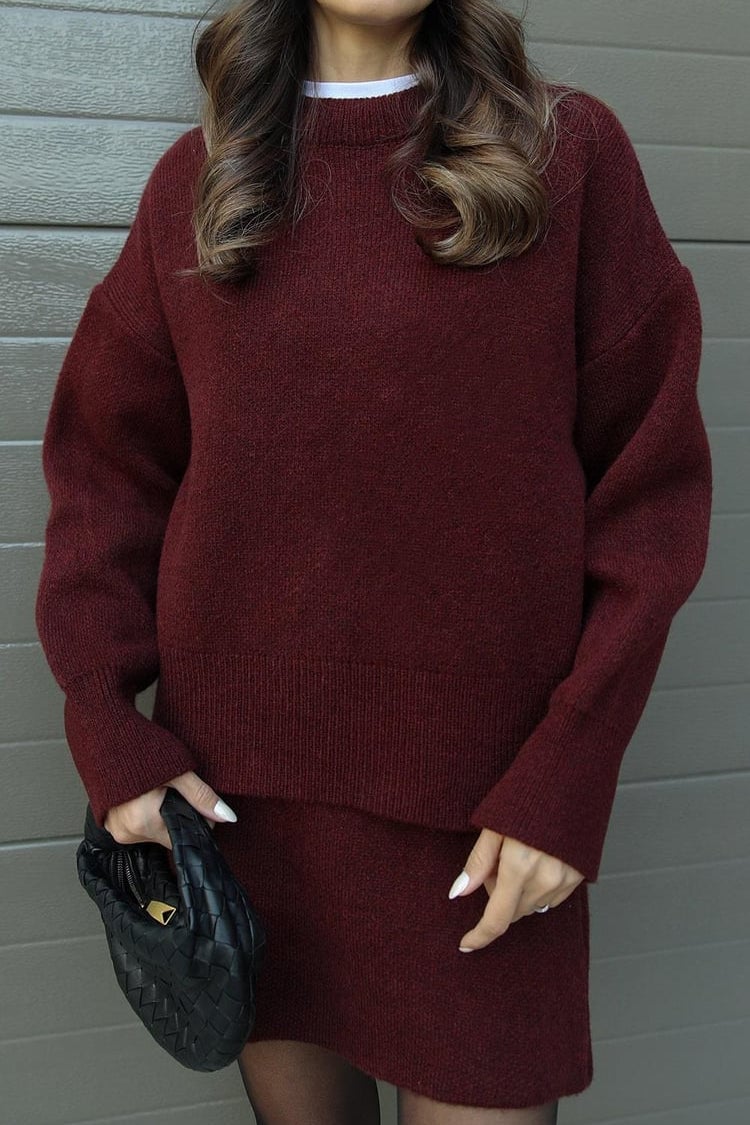 Knitted skirt suit