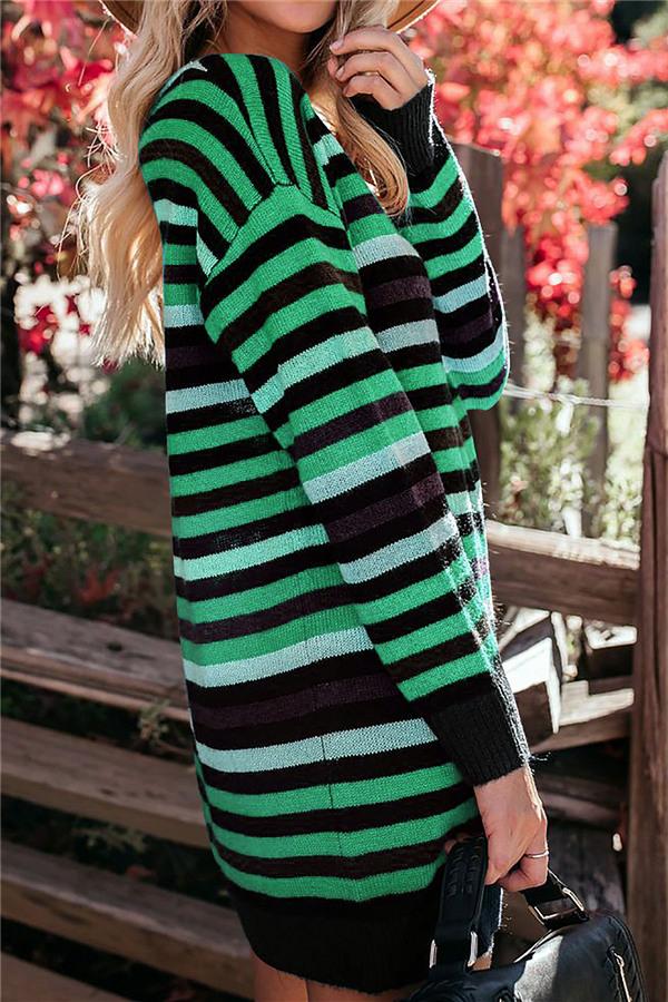Vanesa Modern And Comfortable Dress with Relaxed Fit and Streetwear Style